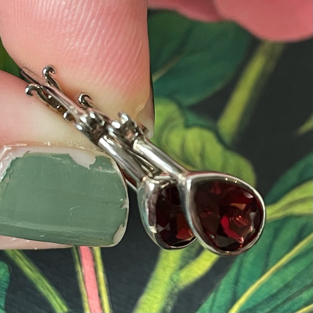Stamped D’joy 925 sterling silver & teardrop garnets (?) double hoop earrings - Picture 7 of 9